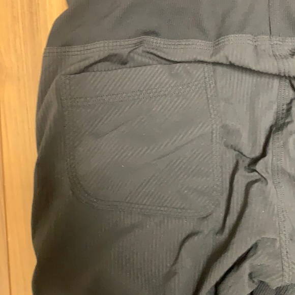 Lululemon Black striped Street to Studio Pants Sz 2 - Picture 9 of 9